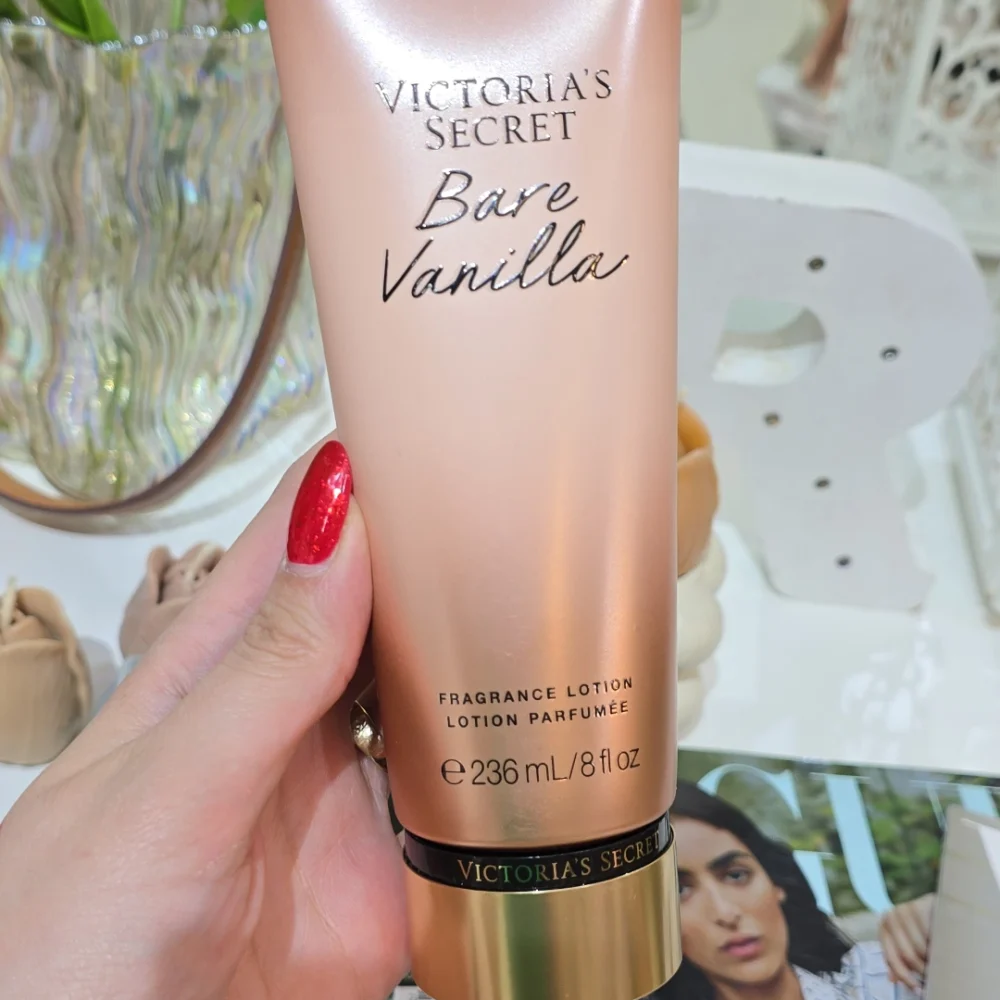لوسیون بدن ویکتوریا سکرت رایحه BARE VANILLA