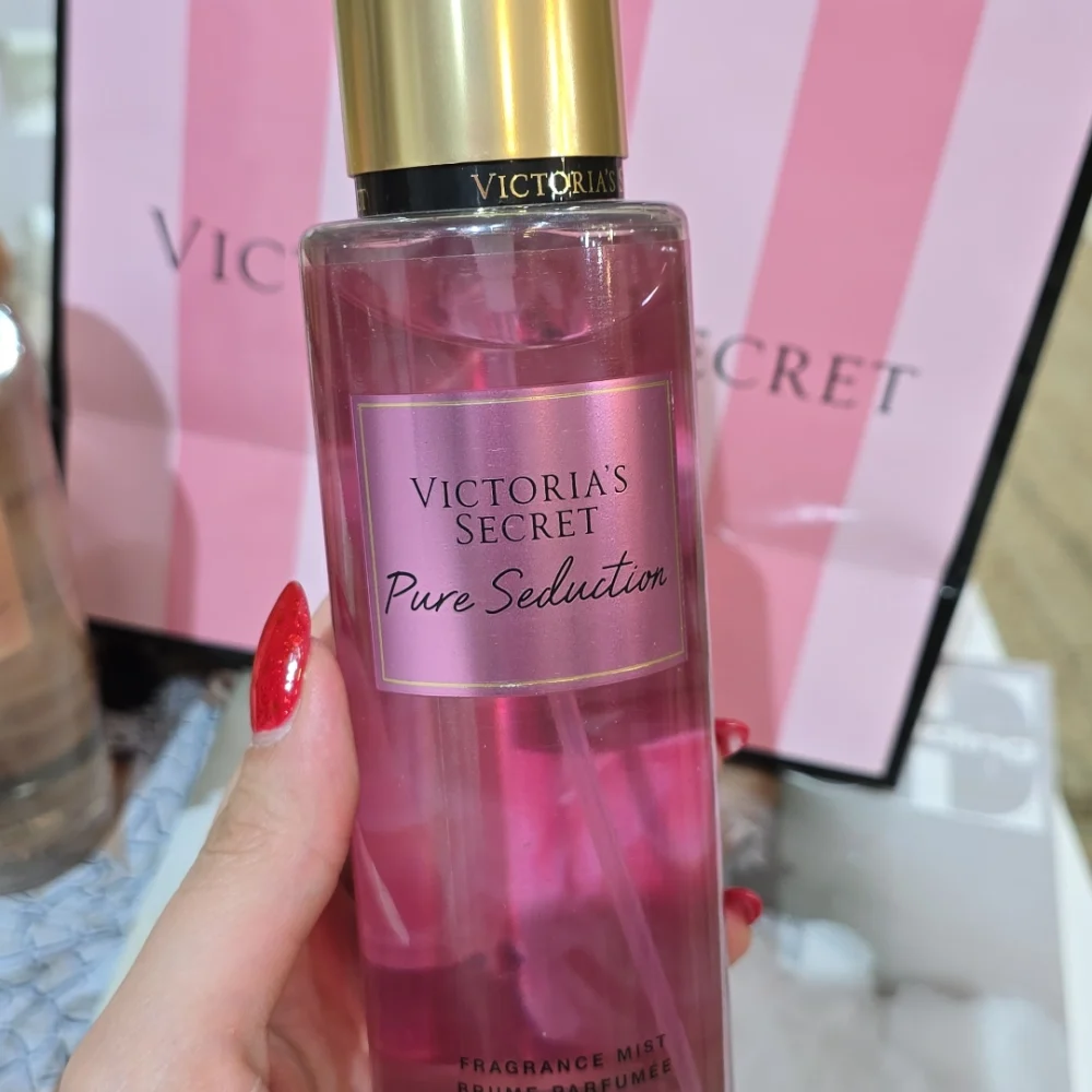 بادی اسپلش  ویکتوریا سکرت رایحه PURE SEDECTION