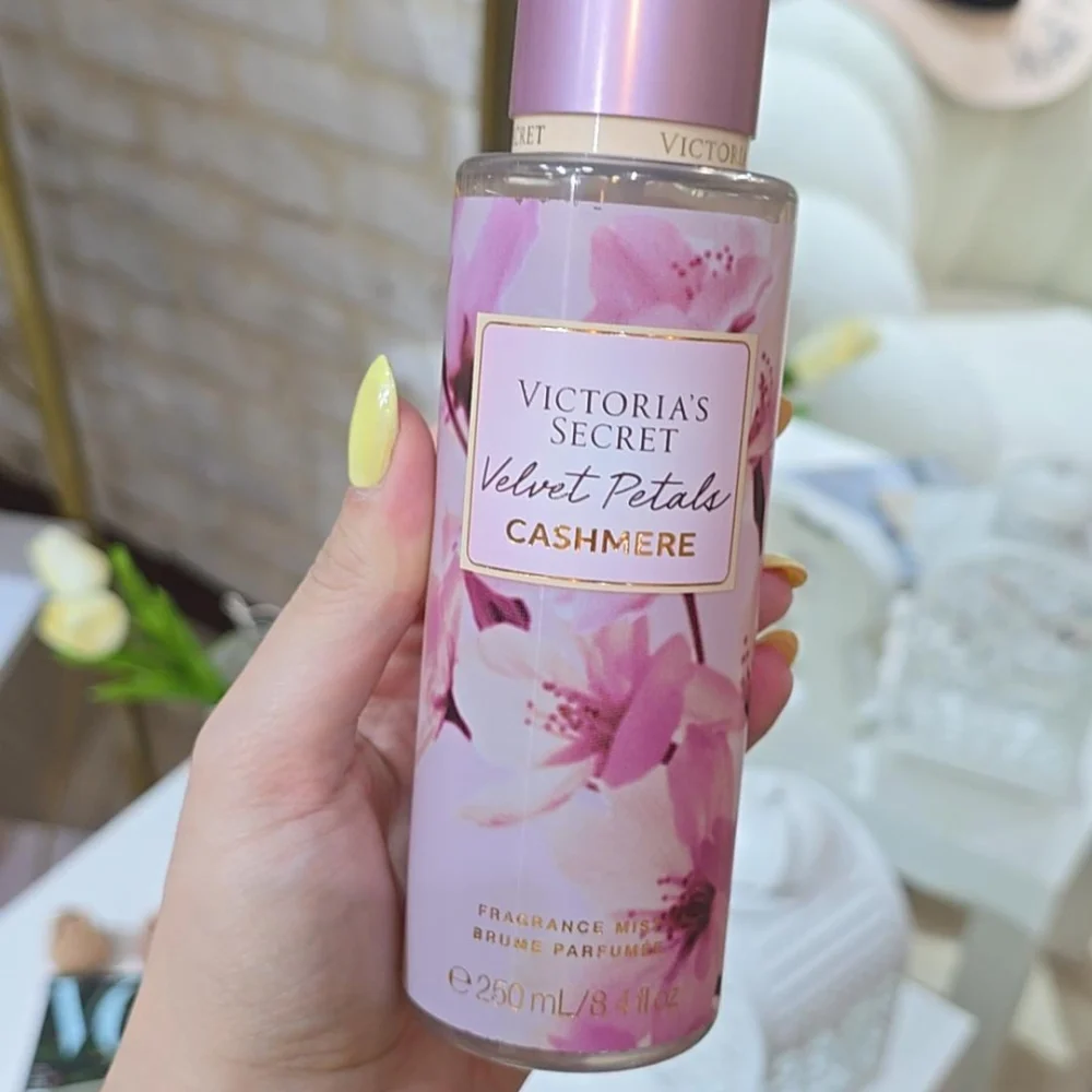 بادی اسپلش کشمیر ویکتوریاسکرت رایحه velvet petal