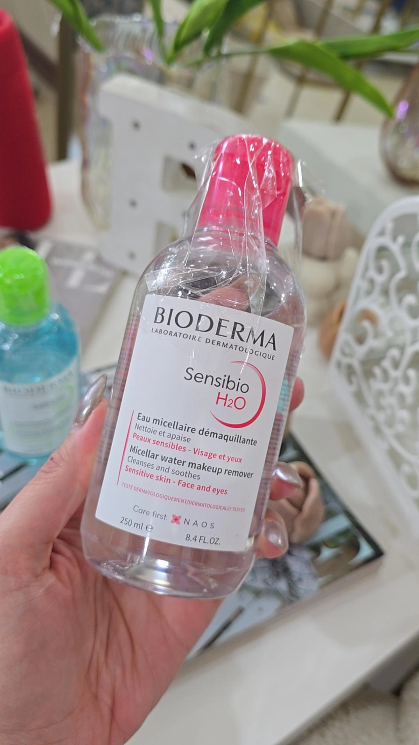 IMG_20251004_152035_520 میسلار پوست خشک بایودرما250میل - Image 1